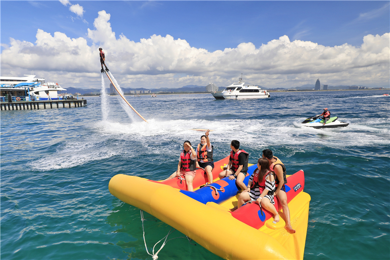 游客體驗大飛魚. 游客體驗大飛魚.